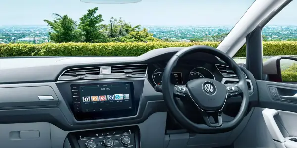 Volkswagen Touran safety and driver assistance